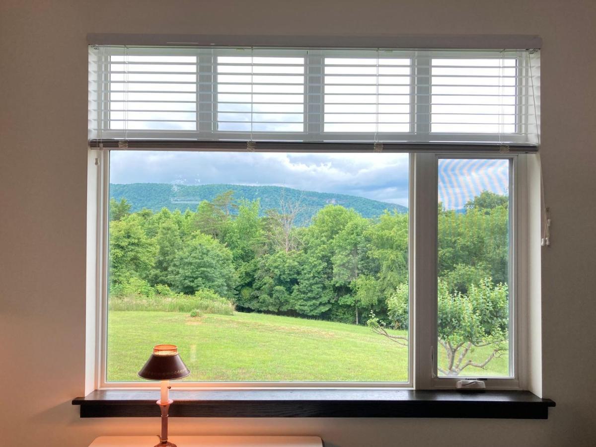 Eden'S Echoes Country Retreat Blacksburg Exterior photo